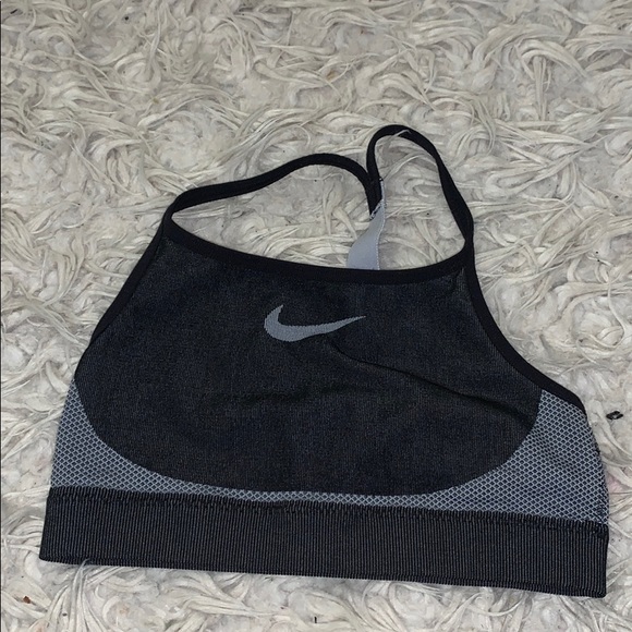 Bundle of 3 Nike sports bras - Picture 4 of 7